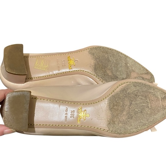 Prada Beige Patent Leather Bow Pointed Toe Kitten Block Heels Classic Quite Lux - Picture 8 of 16